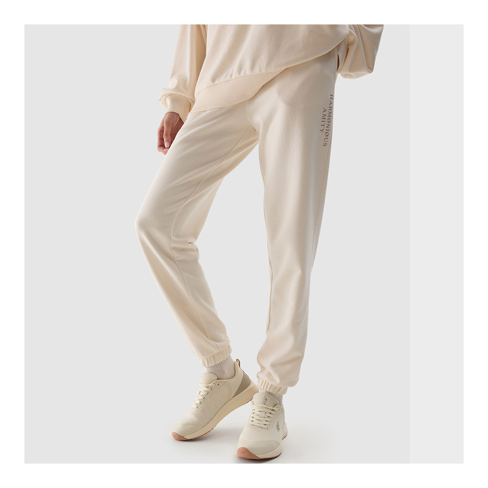 Spodnie 4F 4FWSS24TTROF665 12S			